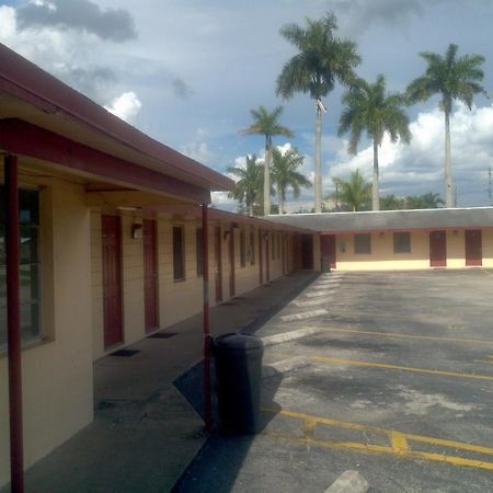 Palm City Motel Fort Myers Dış mekan fotoğraf
